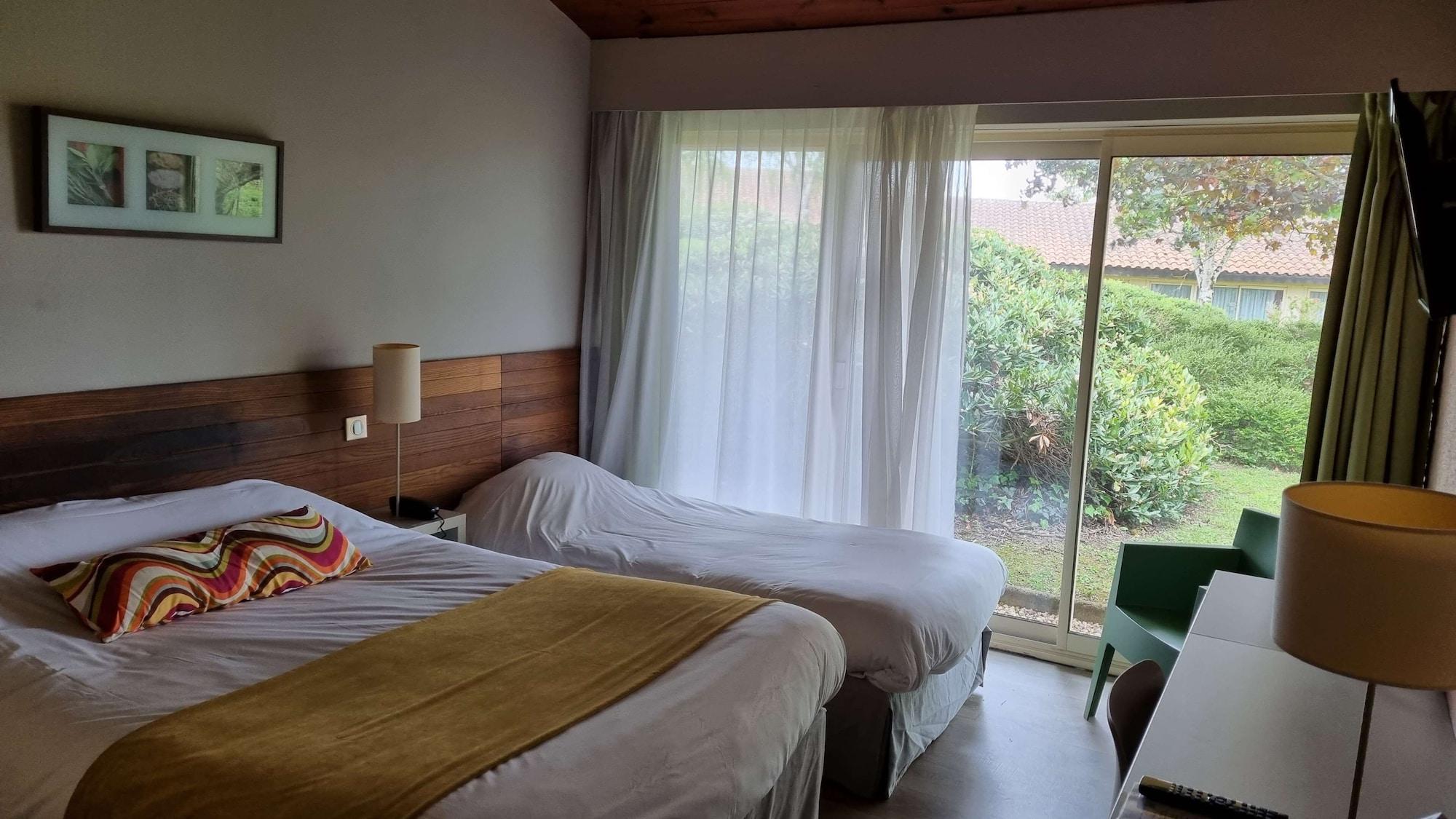 Kyriad Angouleme Nord Champniers- Hotel & Residence Bagian luar foto