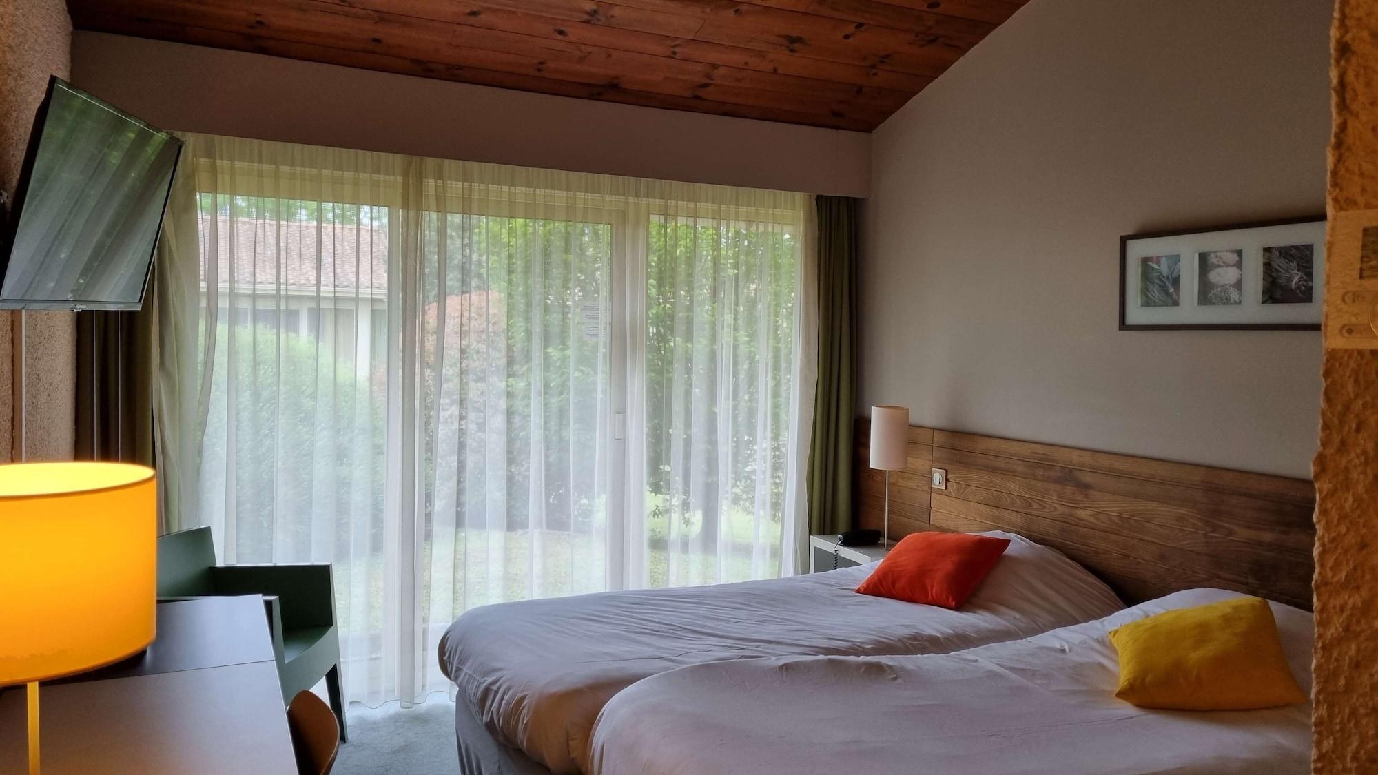 Kyriad Angouleme Nord Champniers- Hotel & Residence Bagian luar foto