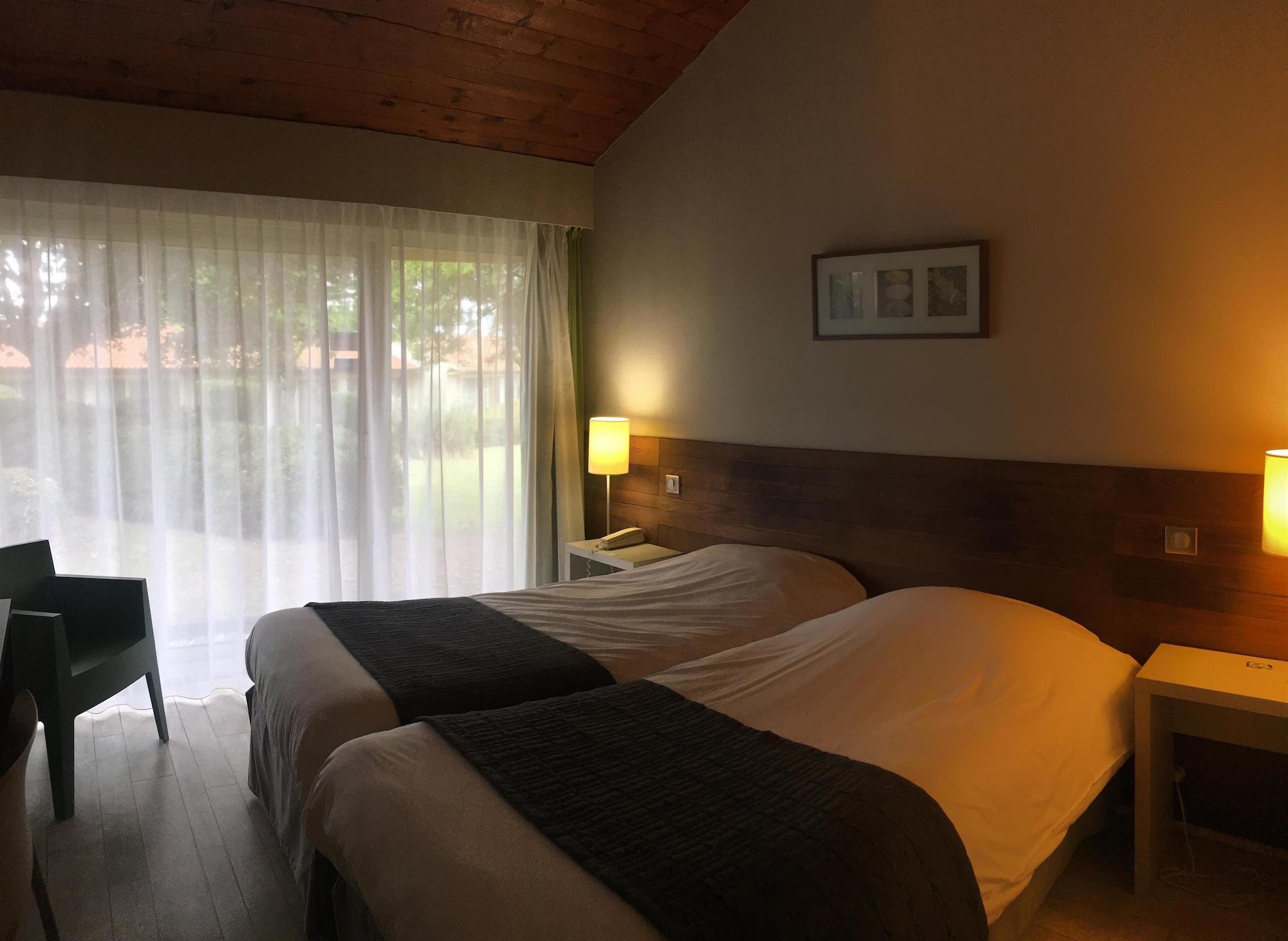 Kyriad Angouleme Nord Champniers- Hotel & Residence Bagian luar foto