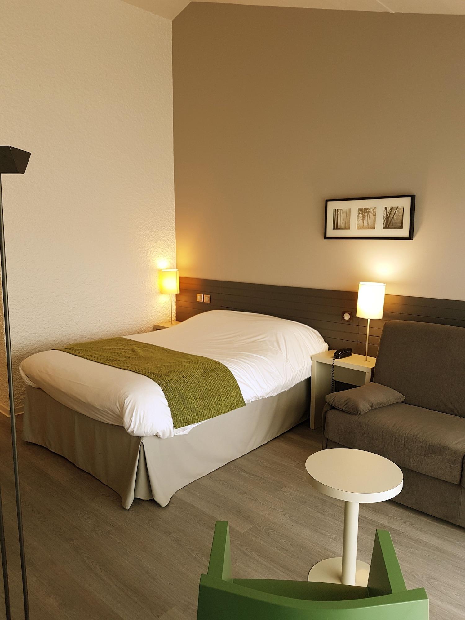 Kyriad Angouleme Nord Champniers- Hotel & Residence Bagian luar foto