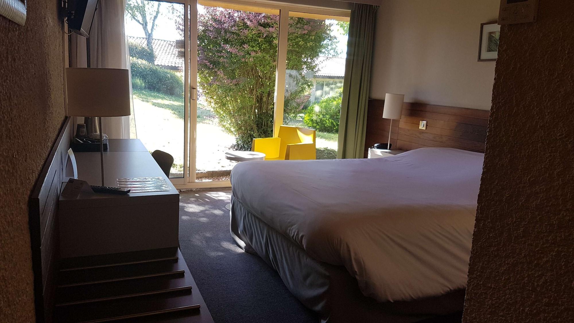 Kyriad Angouleme Nord Champniers- Hotel & Residence Bagian luar foto