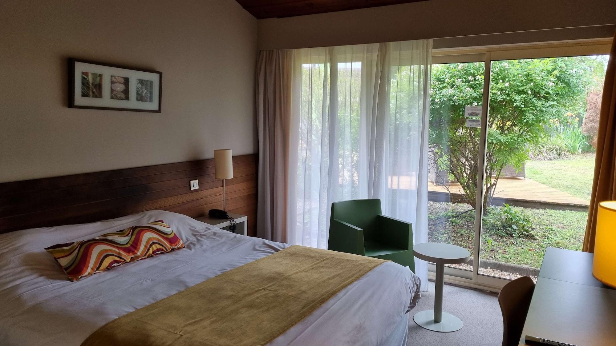 Kyriad Angouleme Nord Champniers- Hotel & Residence Bagian luar foto