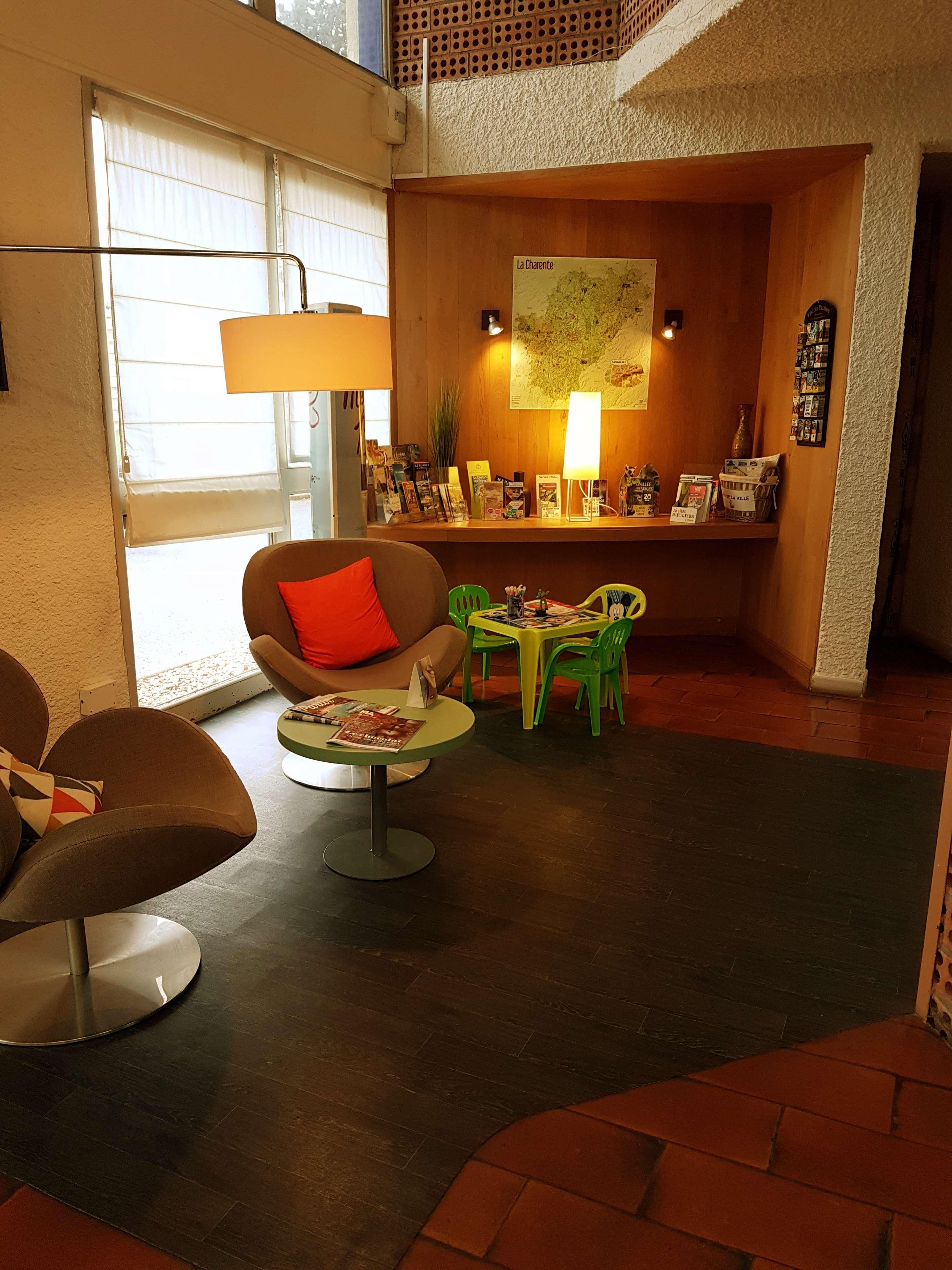 Kyriad Angouleme Nord Champniers- Hotel & Residence Bagian luar foto