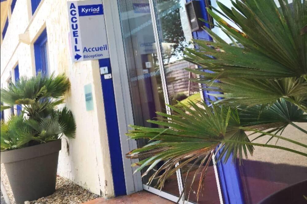 Kyriad Angouleme Nord Champniers- Hotel & Residence Bagian luar foto