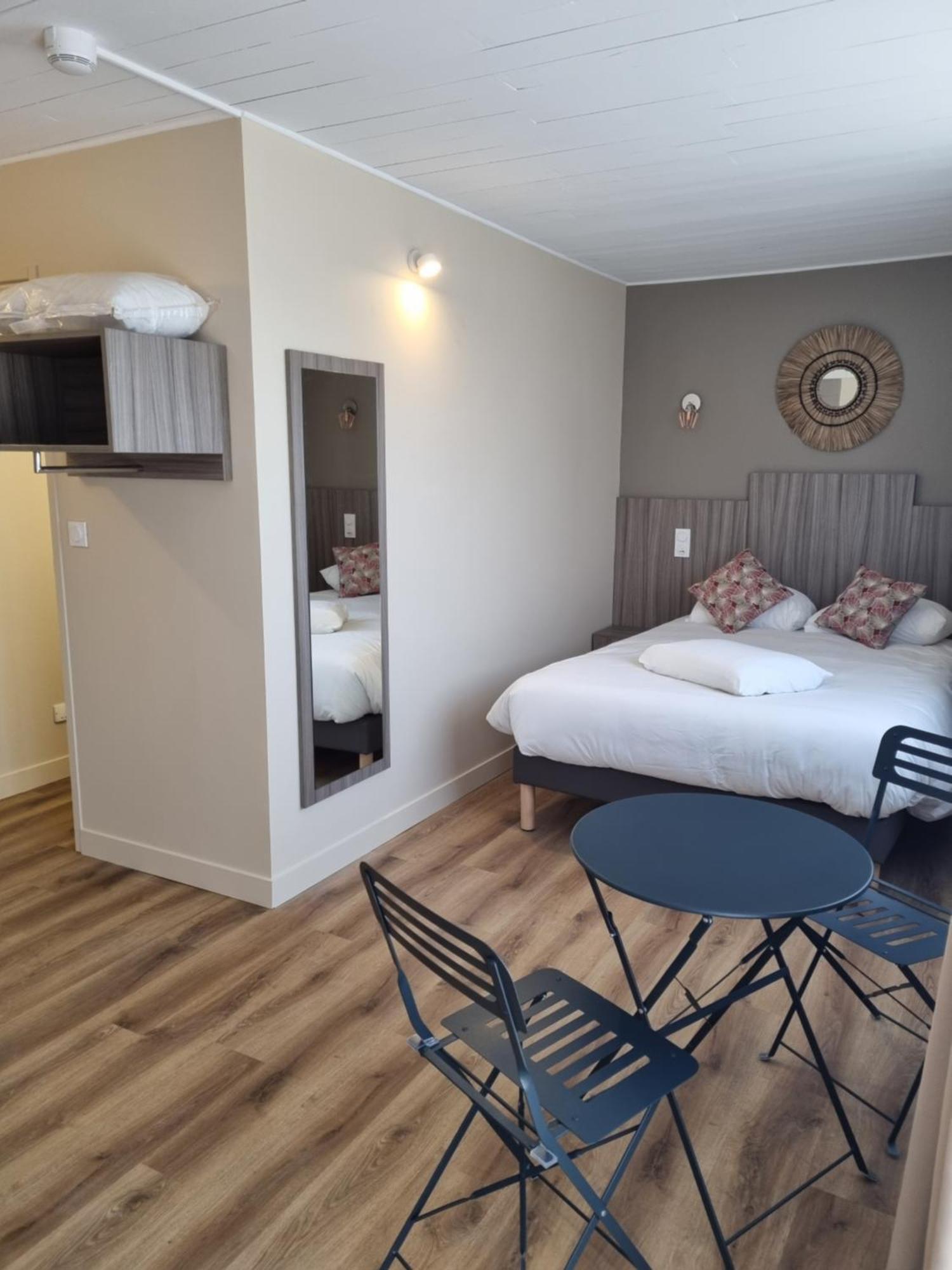 Kyriad Angouleme Nord Champniers- Hotel & Residence Bagian luar foto