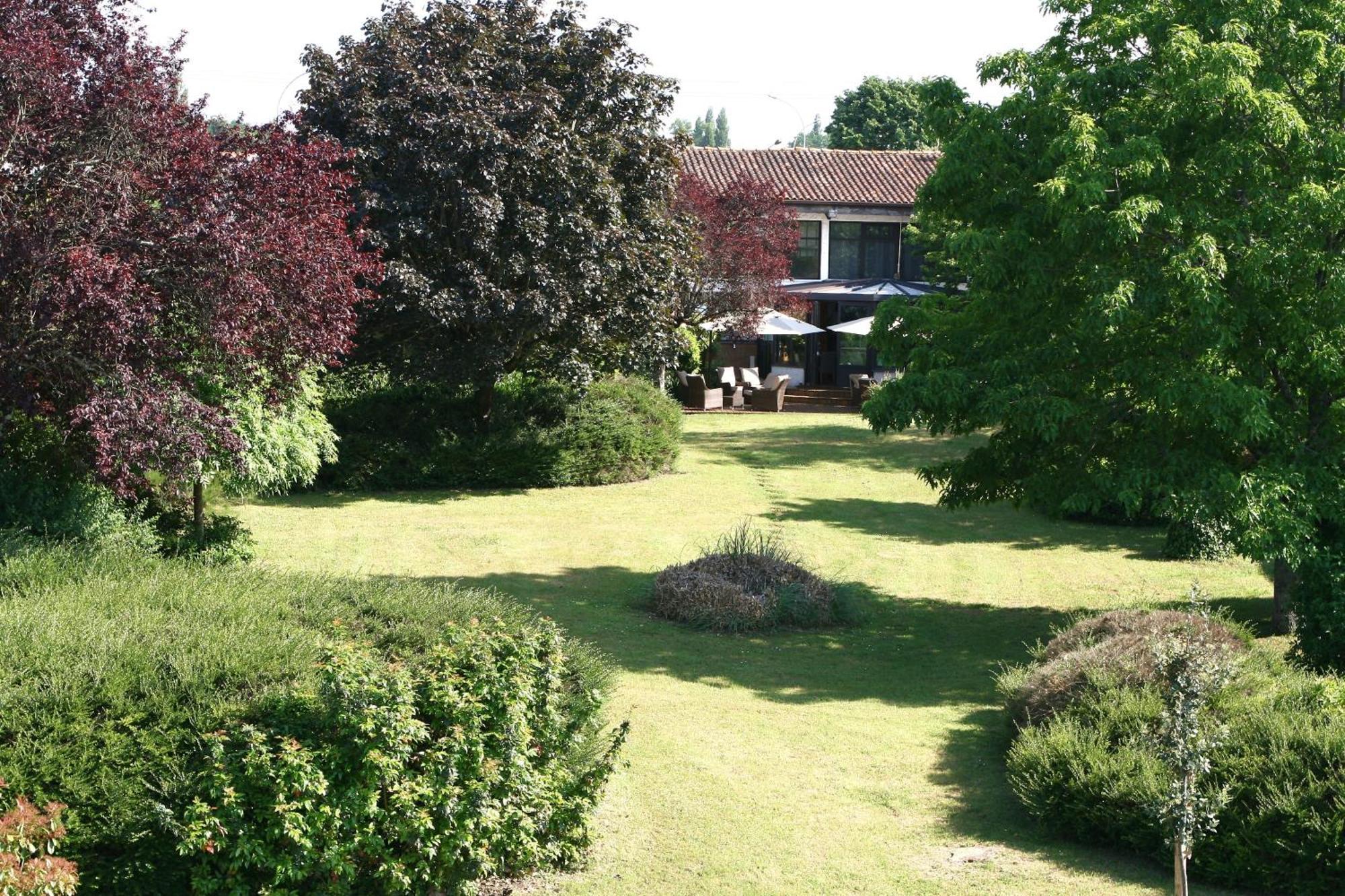 Kyriad Angouleme Nord Champniers- Hotel & Residence Bagian luar foto